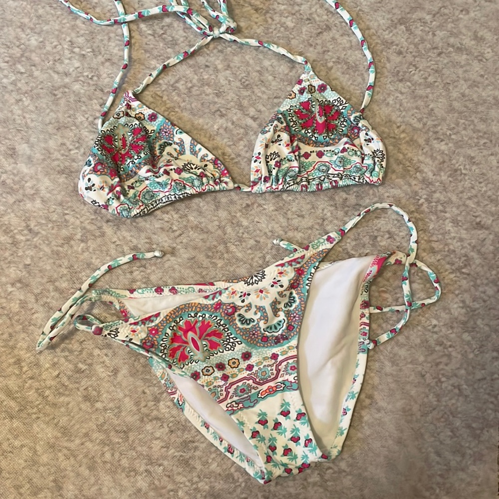 Nwt Calypso Bikini Top & Bottom - image 1